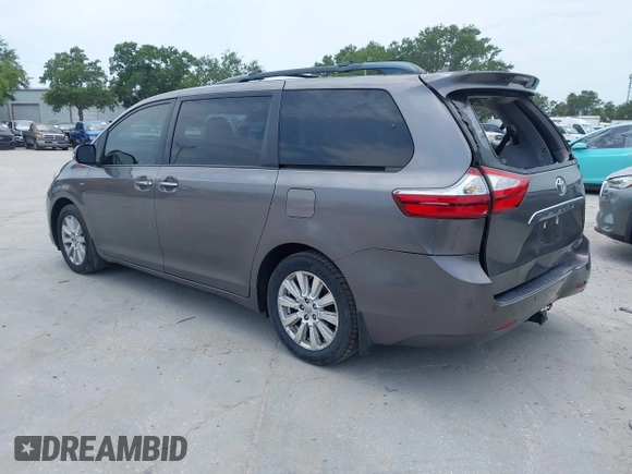 2017 Toyota Sienna XLE z VIN 5TDDZ3DC6HS147381, wystawiony jako IAAI lot #42340349 z przebiegiem 137 246 mil mil oraz . Historia ofert i sprzedaży dostępna na DreamBid. Obrazek 3.