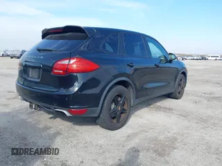 2014 Porsche Cayenne z VIN WP1AA2A24ELA01220, wystawiony jako IAAI lot #41077318 z przebiegiem 80 779 mil mil oraz . Historia ofert i sprzedaży dostępna na DreamBid. Obrazek 4.