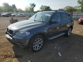 2012 BMW X5 35i z VIN 5UXZV4C53CL764840, wystawiony jako Copart lot #56862515 z przebiegiem 93 874 mil mil oraz Szkoda całkowita • Salvage title. Historia ofert i sprzedaży dostępna na DreamBid. Obrazek 1.