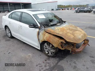 2015 Volkswagen Jetta Sedan 1.8T SE w/Connectivity with VIN 3VWD07AJ8FM261767, listed as a IAAI auction lot 41840088 with 23,289 mi miles. Bid and sale history available at carsss.com. Image 1.