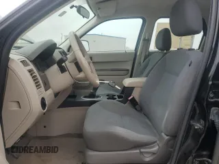 2008 Ford Escape XLS z VIN 1FMCU02Z58KD73950, wystawiony jako Copart lot #46569725 z przebiegiem 133 171 mil mil oraz Czysty tytuł • Clean title. Historia ofert i sprzedaży dostępna na DreamBid. Obrazek 7.