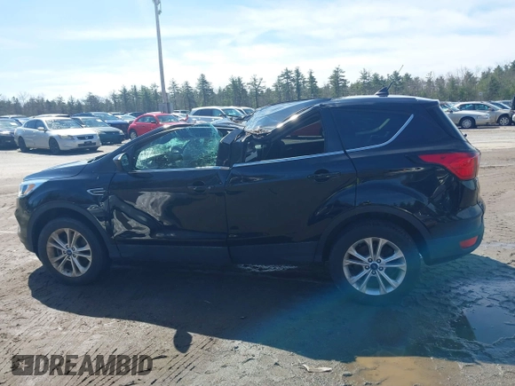 2019 Ford Escape SE z VIN 1FMCU9GD9KUA66049, wystawiony jako IAAI lot #41901054 z przebiegiem 35 545 mil mil oraz . Historia ofert i sprzedaży dostępna na DreamBid. Obrazek 14.