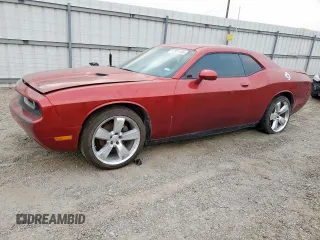 2013 Dodge Challenger SXT z VIN 2C3CDYAG3DH645792, wystawiony jako Copart lot #57351105 z przebiegiem 170 572 mil mil oraz Szkoda całkowita • Salvage title. Historia ofert i sprzedaży dostępna na DreamBid. Obrazek 1.