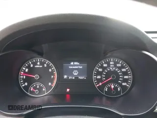 2020 Kia Optima LX z VIN 5XXGT4L33LG383504, wystawiony jako IAAI lot #41644910 z przebiegiem 70 227 mil mil oraz . Historia ofert i sprzedaży dostępna na DreamBid. Obrazek 7.