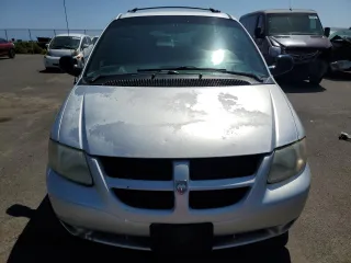 2004 Dodge Caravan SXT z VIN 2D4GP44L84R503005, wystawiony jako Copart lot #46850405 z przebiegiem 138 542 mil mil oraz Czysty tytuł • Clean title. Historia ofert i sprzedaży dostępna na DreamBid. Obrazek 5.