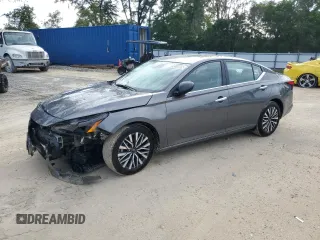 2025 Nissan Altima SV z VIN 1N4BL4DV7SN369592, wystawiony jako Copart lot #59533205 z przebiegiem 3 427 mil mil oraz Czysty tytuł • Clean title. Historia ofert i sprzedaży dostępna na DreamBid. Obrazek 1.