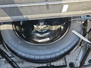 2024 Volkswagen Tiguan SE z VIN 3VV3B7AX3RM105123, wystawiony jako IAAI lot #42796460 z przebiegiem 36 543 mil mil oraz . Historia ofert i sprzedaży dostępna na DreamBid. Obrazek 20.