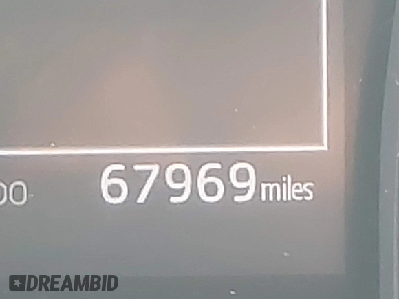 2020 Toyota Camry SE z VIN 4T1G11AK7LU970275, wystawiony jako IAAI lot #42149780 z przebiegiem 67 969 mil mil oraz . Historia ofert i sprzedaży dostępna na DreamBid. Obrazek 15.