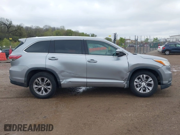 2014 Toyota Highlander XLE z VIN 5TDKKRFH1ES026437, wystawiony jako IAAI lot #42180118 z przebiegiem 150 391 mil mil oraz . Historia ofert i sprzedaży dostępna na DreamBid. Obrazek 13.