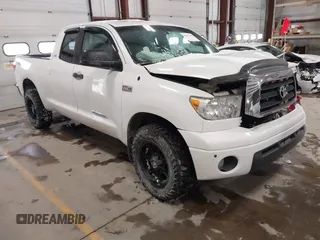 2008 Toyota Tundra 4WD Truck with VIN 5TFBV541X8X034895, listed as a IAAI auction lot 41617192 with 133,161 mi miles. Bid and sale history available at carsss.com. Image 1.