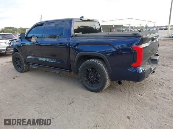 2022 Toyota Tundra 2WD SR5 with VIN 5TFLA5AB3NX009183, listed as a IAAI auction lot 41029101 with 104,806 mi miles. Bid and sale history available at carsss.com. Image 3.