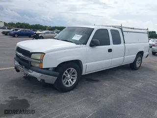 2005 Chevrolet Silverado 1500 LS with VIN 1GCEC19VX5E177408, listed as a IAAI auction lot 41758362 with 198,662 mi miles. Bid and sale history available at carsss.com. Image 2.