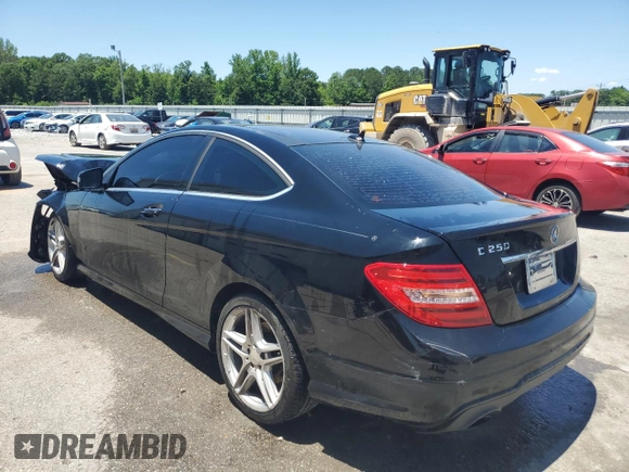 2013 Mercedes-Benz C 250 z VIN WDDGJ4HB0DG094411, wystawiony jako Copart lot #57593055 z przebiegiem 156 212 mil mil oraz Szkoda całkowita • Salvage title. Historia ofert i sprzedaży dostępna na DreamBid. Obrazek 2.