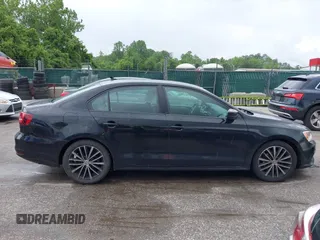 2016 Volkswagen Jetta Sport z VIN 3VWD17AJ5GM244200, wystawiony jako IAAI lot #42340056 z przebiegiem 111 012 mil mil oraz . Historia ofert i sprzedaży dostępna na DreamBid. Obrazek 12.