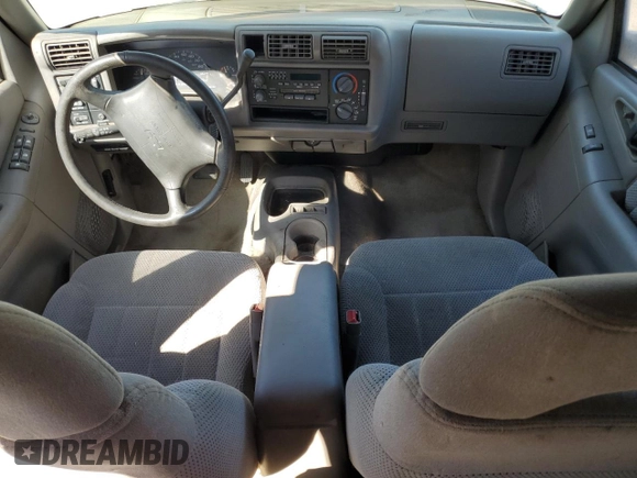 1996 Chevrolet Blazer z VIN 1GNCS13W2T2160393, wystawiony jako Copart lot #70889204 z przebiegiem 118 286 mil mil oraz Czysty tytuł • Clean title. Historia ofert i sprzedaży dostępna na DreamBid. Obrazek 8.