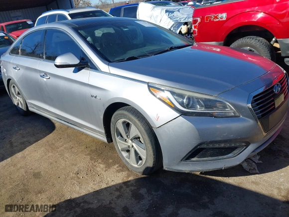 2016 Hyundai Sonata Hybrid Limited with VIN KMHE34L1XGA022774, listed as a IAAI auction lot 41333870 with 145,755 mi miles. Bid and sale history available at carsss.com. Image 1.