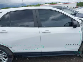 2020 Chevrolet Equinox LS z VIN 3GNAXSEV0LS648569, wystawiony jako IAAI lot #42010721 z przebiegiem 39 949 mil mil oraz . Historia ofert i sprzedaży dostępna na DreamBid. Obrazek 14.