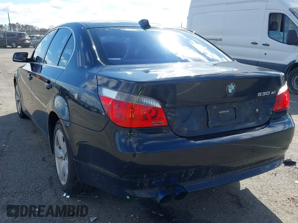 2007 BMW 5 Series 530xi with VIN WBANF735X7CY17406, listed as a IAAI auction lot 41592517 with 139,728 mi miles and . Bid and sale history available at carsss.com. Image 3.