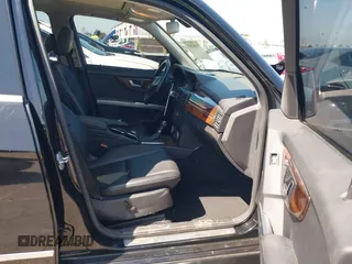 2010 Mercedes-Benz GLK 350 with VIN WDCGG5GB5AF439881, listed as a IAAI auction lot 42202831 with 157,879 mi miles and . Bid and sale history available at DreamBid. Image 5.