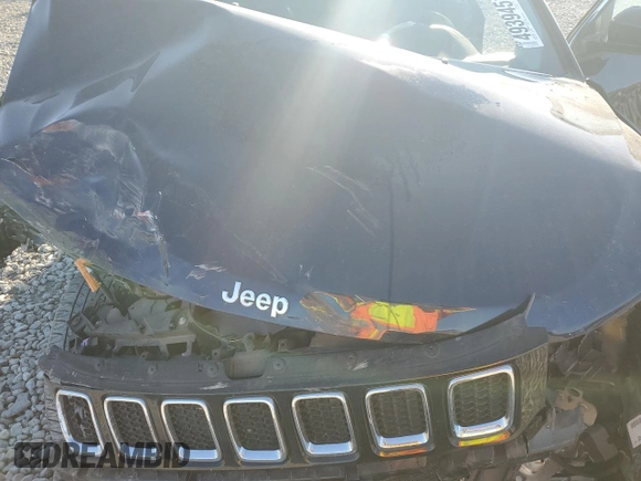 2018 Jeep Compass Latitude with VIN 3C4NJCBB0JT318692, listed as a Copart auction lot 49394515 with 0 mi miles and Salvage Title. Bid and sale history available at carsss.com. Image 13.