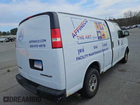 2005 Chevrolet Express Cargo z VIN 1GCFG15X451215108, wystawiony jako IAAI lot #42607984 z przebiegiem 127 758 mil mil oraz . Historia ofert i sprzedaży dostępna na DreamBid. Obrazek 22.