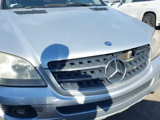 2007 Mercedes-Benz M 350 with VIN 4JGBB86E27A162569, listed as a IAAI auction lot 41684904 with 194,467 mi miles and . Bid and sale history available at DreamBid. Image 6.