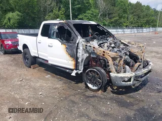 2018 Ford F-250 XL z VIN 1FT7W2BT5JEC74010, wystawiony jako IAAI lot #42251090 z przebiegiem Nie podano mil oraz . Historia ofert i sprzedaży dostępna na DreamBid. Obrazek 1.