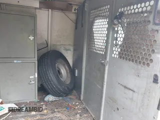 1993 GMC Vandura z VIN 1GTEG25K7PF510652, wystawiony jako IAAI lot #42097211 z przebiegiem 368 766 mil mil oraz . Historia ofert i sprzedaży dostępna na DreamBid. Obrazek 8.