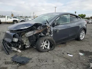 2021 Tesla Model Y Long Range z VIN 5YJYGDEE7MF145294, wystawiony jako Copart lot #42952455 z przebiegiem 42 726 mil mil oraz Szkoda całkowita • Salvage title. Historia ofert i sprzedaży dostępna na DreamBid. Obrazek 1.