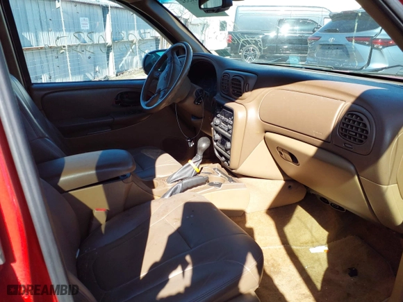 2002 Chevrolet TrailBlazer LS with VIN 1GNDT13S022270744, listed as a IAAI auction lot 41633796 with 133,076 mi miles. Bid and sale history available at carsss.com. Image 5.