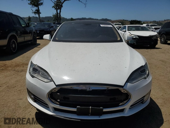 2013 Tesla Model S with VIN 5YJSA1AG9DFP13722, listed as a Copart auction lot 55988075 with 155,575 mi miles and Salvage Title. Bid and sale history available at DreamBid. Image 5.