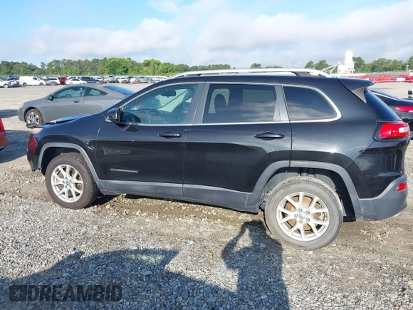 2016 Jeep Cherokee Latitude with VIN 1C4PJLCS7GW206935, listed as a IAAI auction lot 42430585 with 201,629 mi miles and . Bid and sale history available at DreamBid. Image 15.
