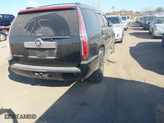 2007 Cadillac Escalade with VIN 1GYFK63837R285897, listed as a IAAI auction lot 40782775 with 130,746 mi miles. Bid and sale history available at carsss.com. Image 4.