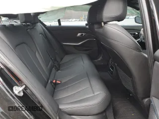 2021 BMW 3 Series 330i xDrive z VIN 3MW5R7J07M8C07710, wystawiony jako Copart lot #53181515 z przebiegiem Nie podano mil oraz Szkoda całkowita • Salvage title. Historia ofert i sprzedaży dostępna na DreamBid. Obrazek 10.