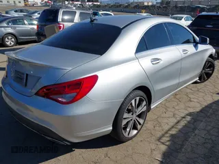 2017 Mercedes-Benz CLA 250 z VIN WDDSJ4EB5HN433499, wystawiony jako IAAI lot #41658183 z przebiegiem 67 668 mil mil oraz . Historia ofert i sprzedaży dostępna na DreamBid. Obrazek 4.