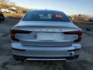 2022 Volvo S60 Momentum with VIN 7JRL12FZ6NG161626, listed as a Copart auction lot 81848753 with 0 mi miles. Bid and sale history available at carsss.com. Image 6.