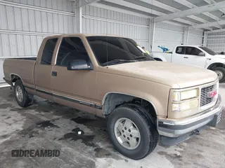 1995 GMC Sierra 1500 z VIN 2GTEK19K1S1535176, wystawiony jako IAAI lot #42243366 z przebiegiem 220 755 mil mil oraz . Historia ofert i sprzedaży dostępna na DreamBid. Obrazek 1.