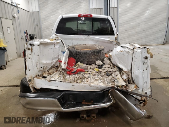 2008 Dodge 1500 SLT z VIN 1D7HU18298S567638, wystawiony jako Copart lot #53362695 z przebiegiem 227 073 mil mil oraz Czysty tytuł • Clean title. Historia ofert i sprzedaży dostępna na DreamBid. Obrazek 6.