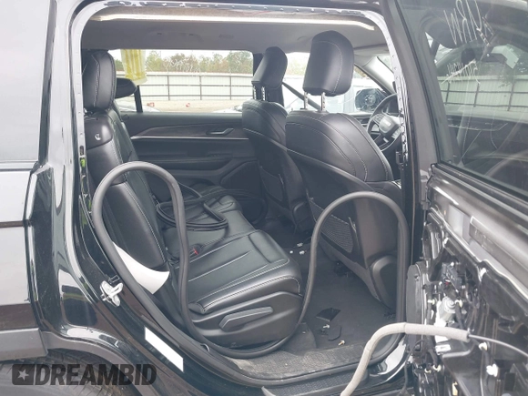2023 Jeep Grand Cherokee Limited z VIN 1C4RJJBG4P8783548, wystawiony jako IAAI lot #41004852 z przebiegiem Nie podano mil oraz . Historia ofert i sprzedaży dostępna na DreamBid. Obrazek 8.