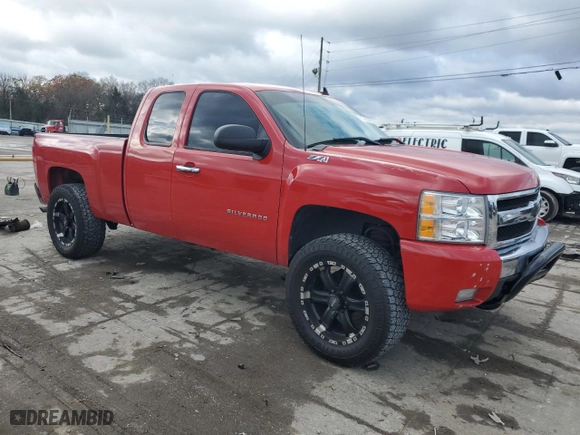 2010 Chevrolet Silverado 1500 LT with VIN 1GCSKSE30AZ295387, listed as a Copart auction lot 81740104 with 212,163 mi miles and Clean Title. Bid and sale history available at carsss.com. Image 4.