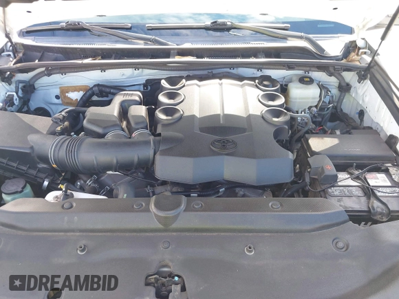2018 Toyota 4Runner SR5 with VIN JTEBU5JRXJ5484802, listed as a IAAI auction lot 41609448 with 71,085 mi miles and . Bid and sale history available at DreamBid. Image 10.