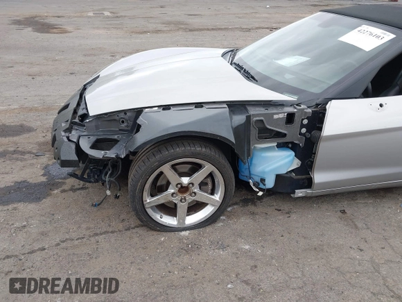2005 Chevrolet Corvette with VIN 1G1YY34UX55125083, listed as a IAAI auction lot 42276103 with 29,167 mi miles and . Bid and sale history available at DreamBid. Image 6.
