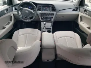 2017 Hyundai Sonata 2.4L z VIN 5NPE24AF9HH568742, wystawiony jako Copart lot #59537275 z przebiegiem 132 831 mil mil oraz Szkoda całkowita • Salvage title. Historia ofert i sprzedaży dostępna na DreamBid. Obrazek 8.