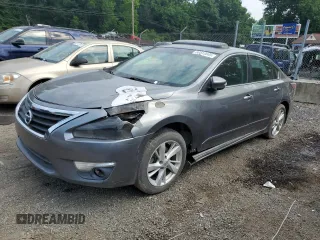 2015 Nissan Altima SL z VIN 1N4AL3AP2FC257053, wystawiony jako Copart lot #60813645 z przebiegiem Nie podano mil oraz Szkoda całkowita • Salvage title. Historia ofert i sprzedaży dostępna na DreamBid. Obrazek 1.