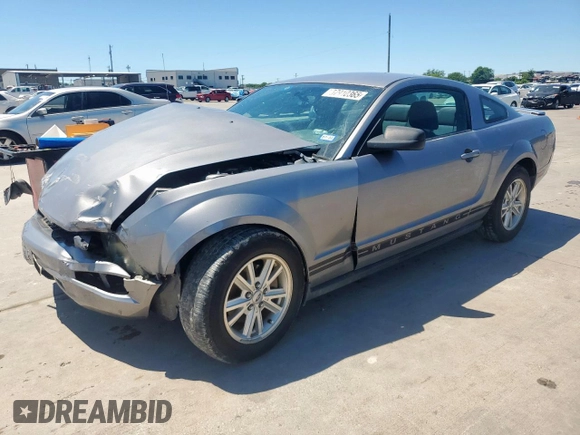 2007 Ford Mustang Deluxe z VIN 1ZVFT80N375232811, wystawiony jako Copart lot #57910365 z przebiegiem 162 721 mil mil oraz Szkoda całkowita • Salvage title. Historia ofert i sprzedaży dostępna na DreamBid. Obrazek 1.
