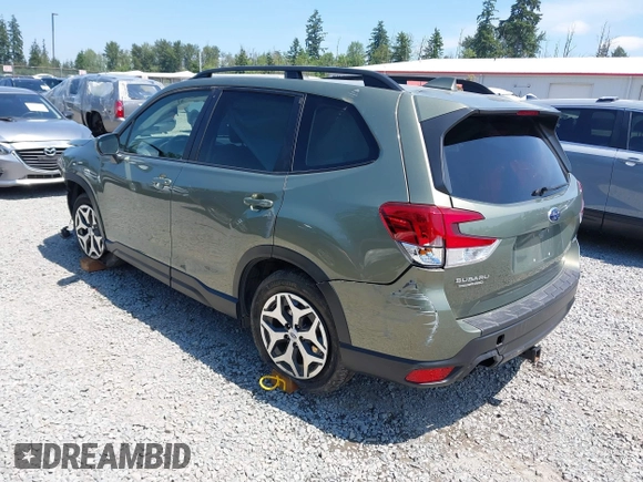 2021 Subaru Forester Premium with VIN JF2SKAFC5MH550118, listed as a IAAI auction lot 42427536 with 31,469 mi miles and . Bid and sale history available at DreamBid. Image 3.