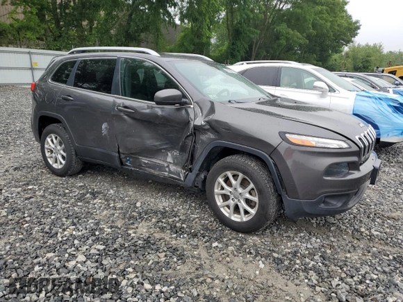 2017 Jeep Cherokee Latitude with VIN 1C4PJMCS8HW505261, listed as a Copart auction lot 60284375 with 37,744 mi miles and Salvage title. Bid and sale history available at DreamBid. Image 4.
