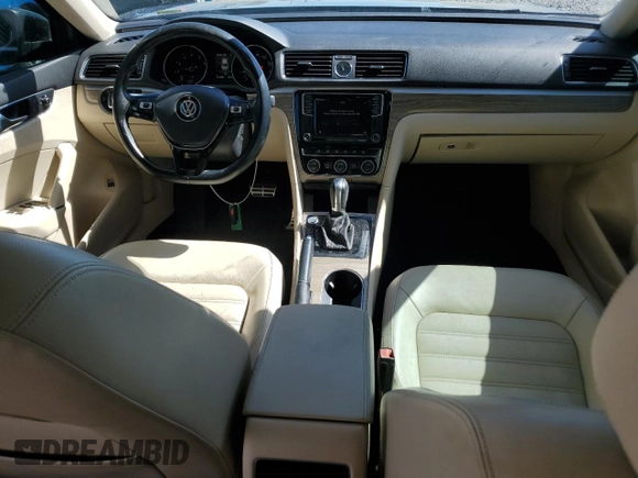 2017 Volkswagen Passat SEL Premium z VIN 1VWCT7A32HC077806, wystawiony jako Copart lot #47272815 z przebiegiem 127 040 mil mil oraz Szkoda całkowita • Salvage title. Historia ofert i sprzedaży dostępna na DreamBid. Obrazek 8.