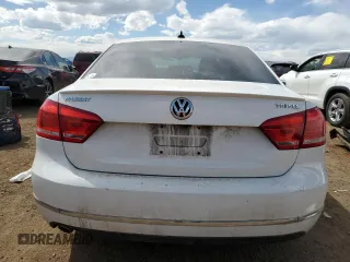 2015 Volkswagen Passat SEL Premium z VIN 1VWCV7A37FC072477, wystawiony jako Copart lot #53499125 z przebiegiem 126 207 mil mil oraz Szkoda całkowita • Salvage title. Historia ofert i sprzedaży dostępna na DreamBid. Obrazek 6.