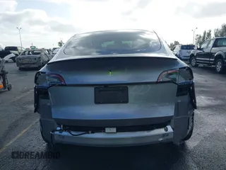 2024 Tesla Model Y Performance z VIN 7SAYGDEF5RA322392, wystawiony jako IAAI lot #41939339 z przebiegiem 20 808 mil mil oraz . Historia ofert i sprzedaży dostępna na DreamBid. Obrazek 17.